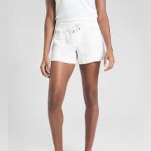 Athleta White Cabo Shorts Size 14 GUC